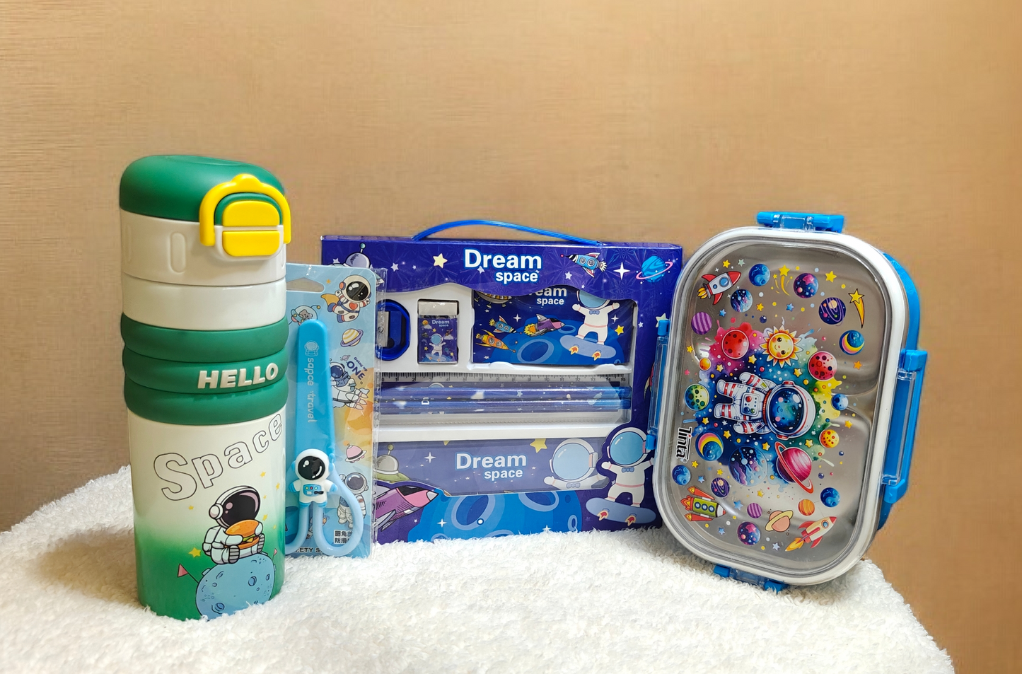 Space 4 in 1 lunchbox deal