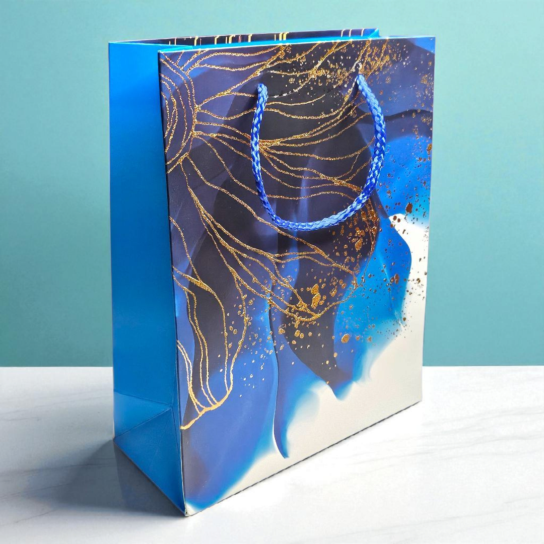 Floral goodie bag with golden outline