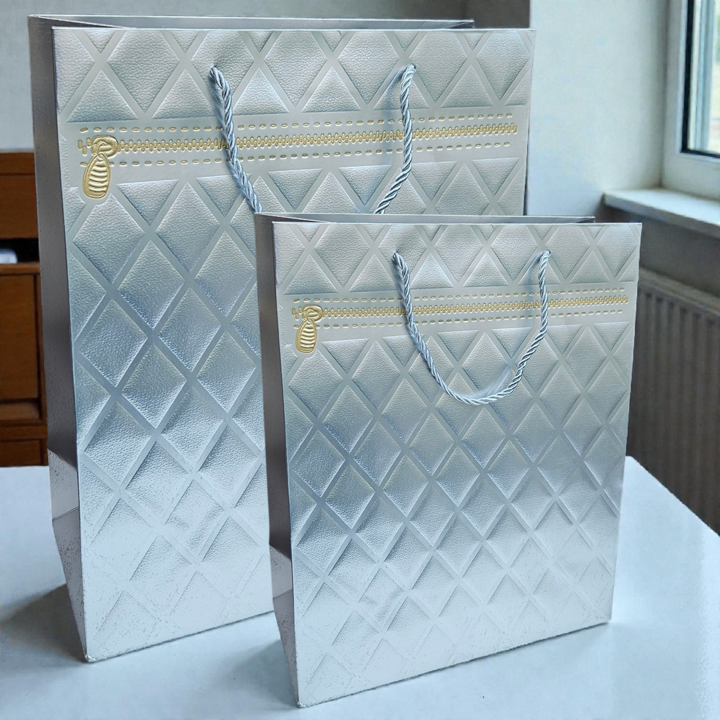Zip design goodie bag/ gift bag(2185) quilted cardboard
