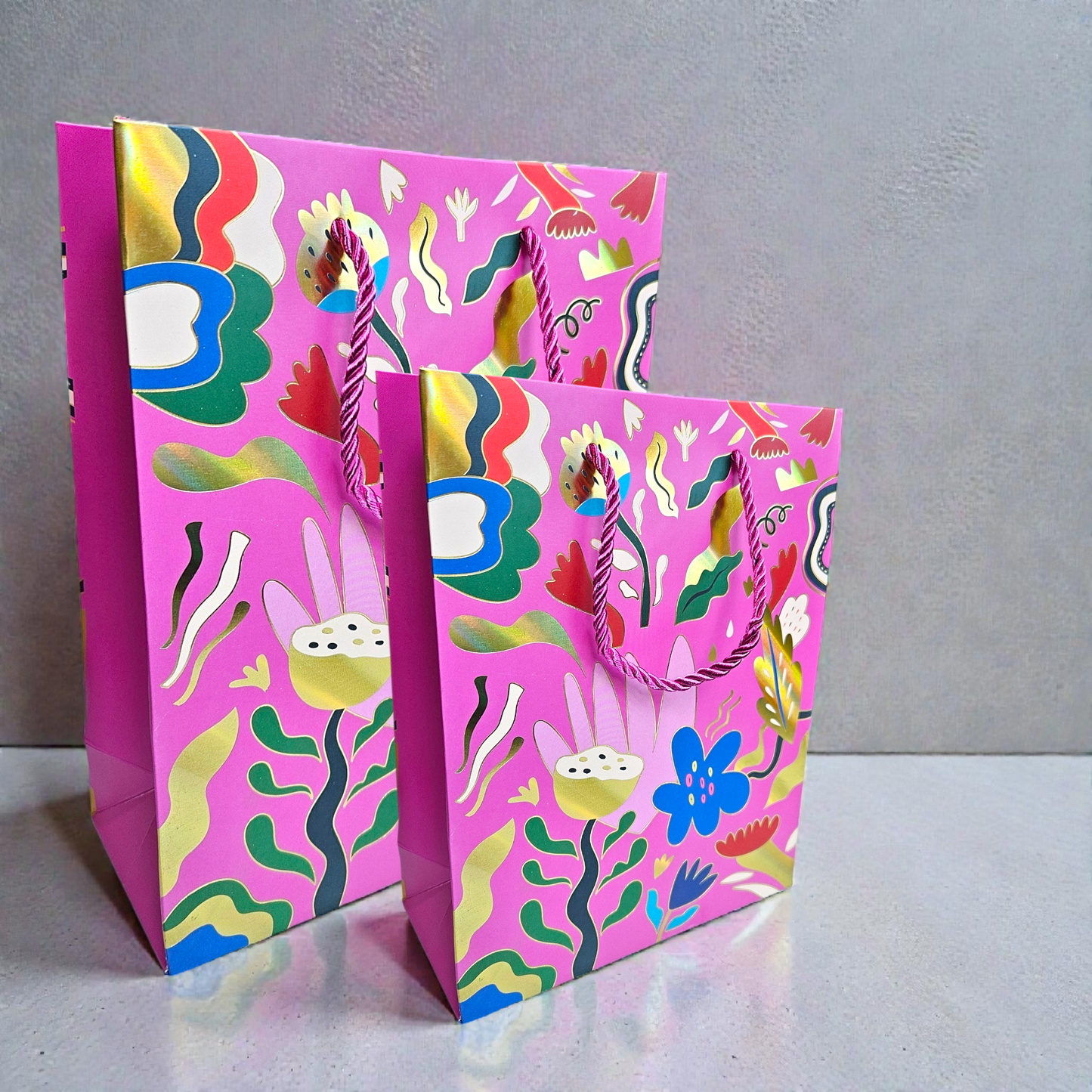 Bold Floral gift bag/ goodie bag(No.1971) golden retro effect