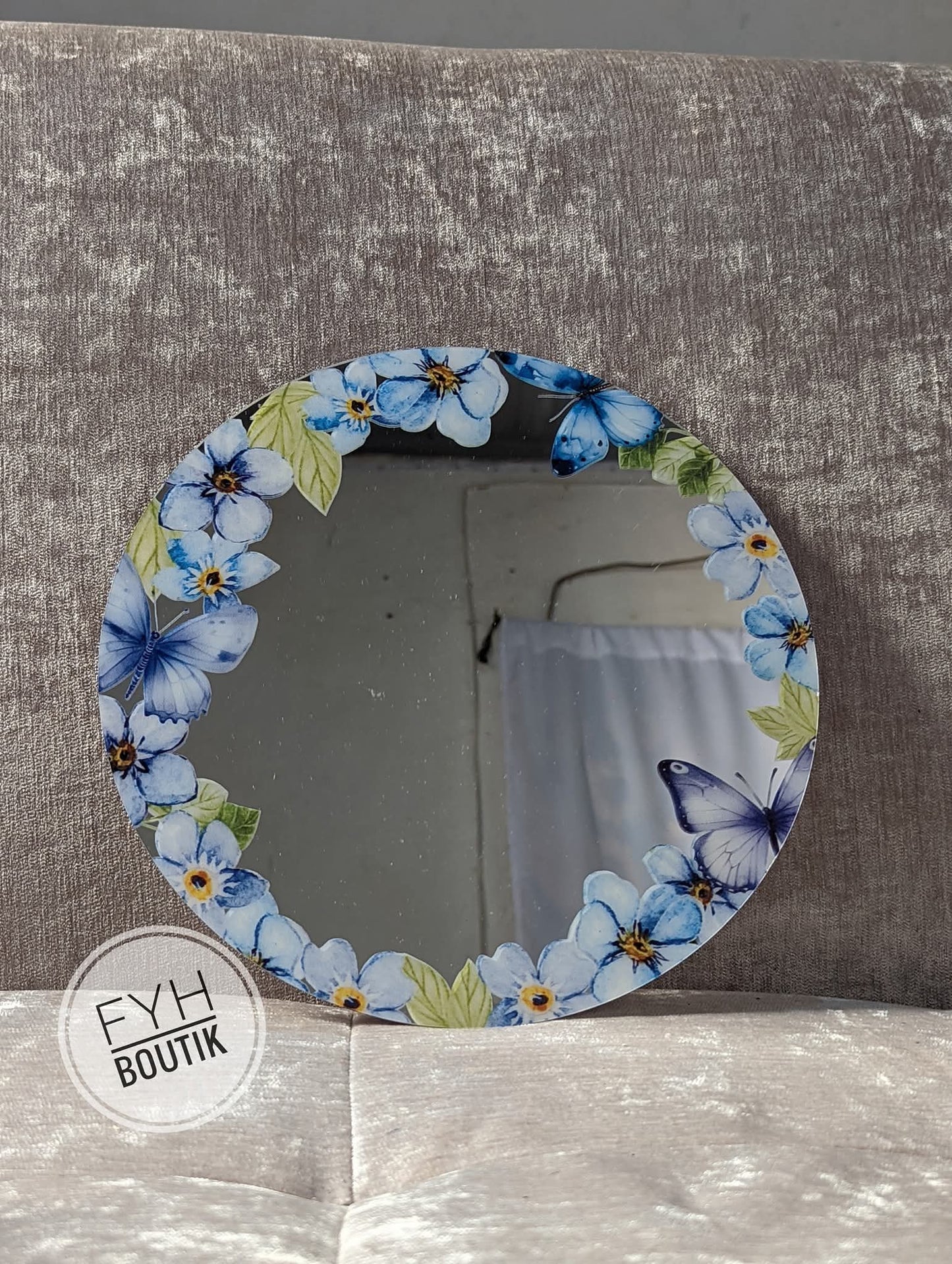 Mirror sticker with printed borders 15cm diameter