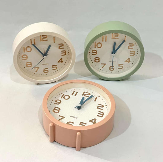 Quartz alarm clock (no.66282)
