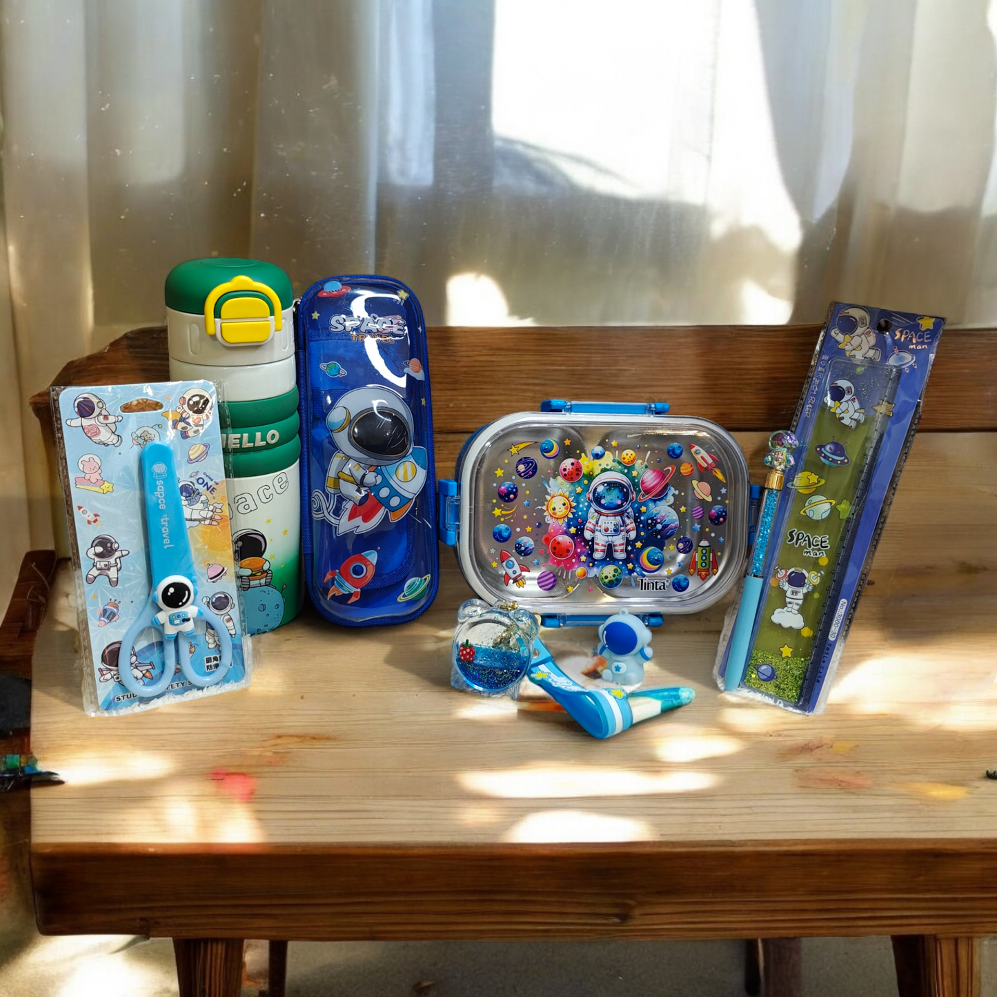 Lunchbox Space deal 8 in 1