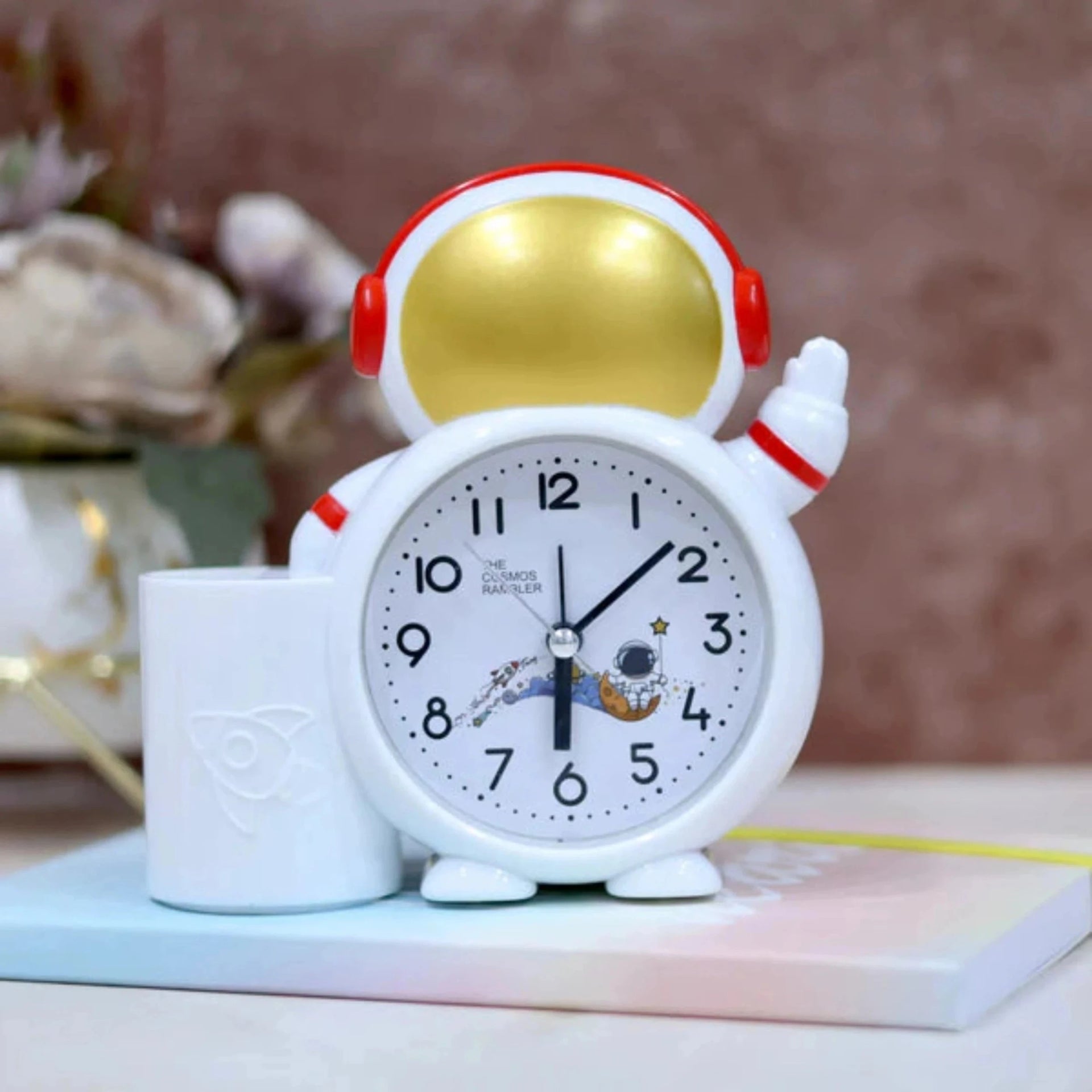 Spaceman alarm clock with pen holder (2302) – Shoukat Sons