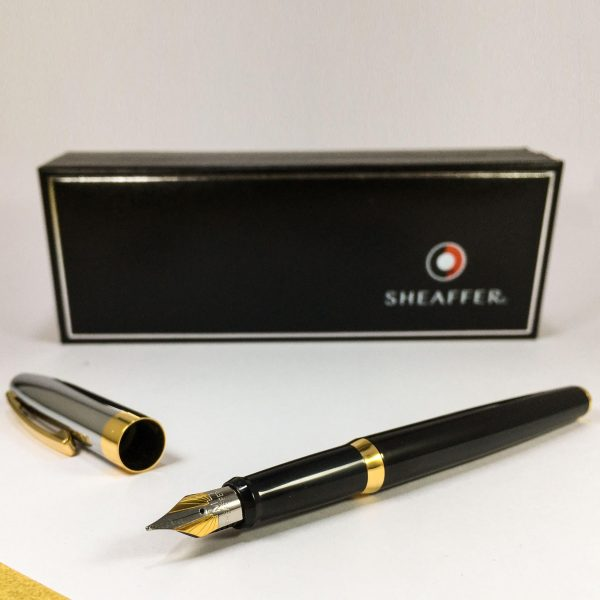 Sheaffer Sagaris Gloss Black Chrome cap with Gold Plated Trim Fountain Pen.