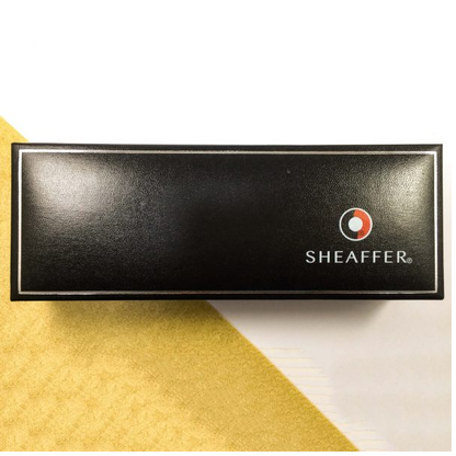Sheaffer Sagaris Gloss Black Chrome cap with Gold Plated Trim Fountain Pen.